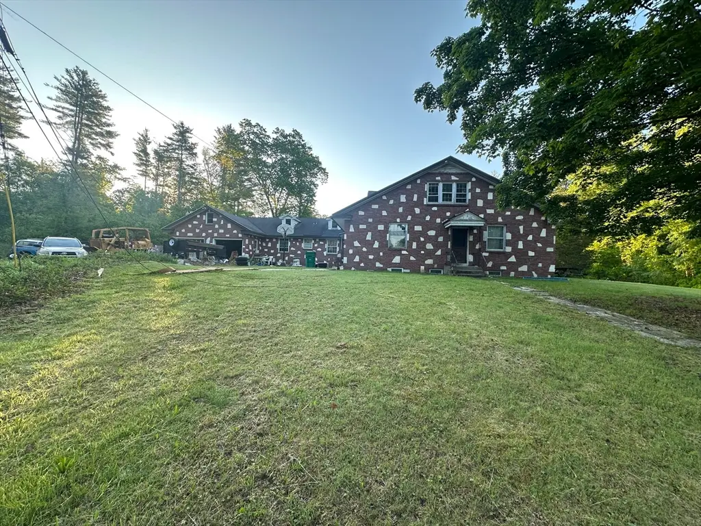 12-R Jackielyn Cir, Granby, MA 01033 - Image #1