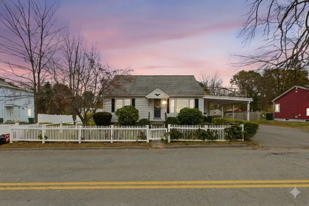 429 Oak Hill Rd, Fitchburg, MA 01420 - Image #1