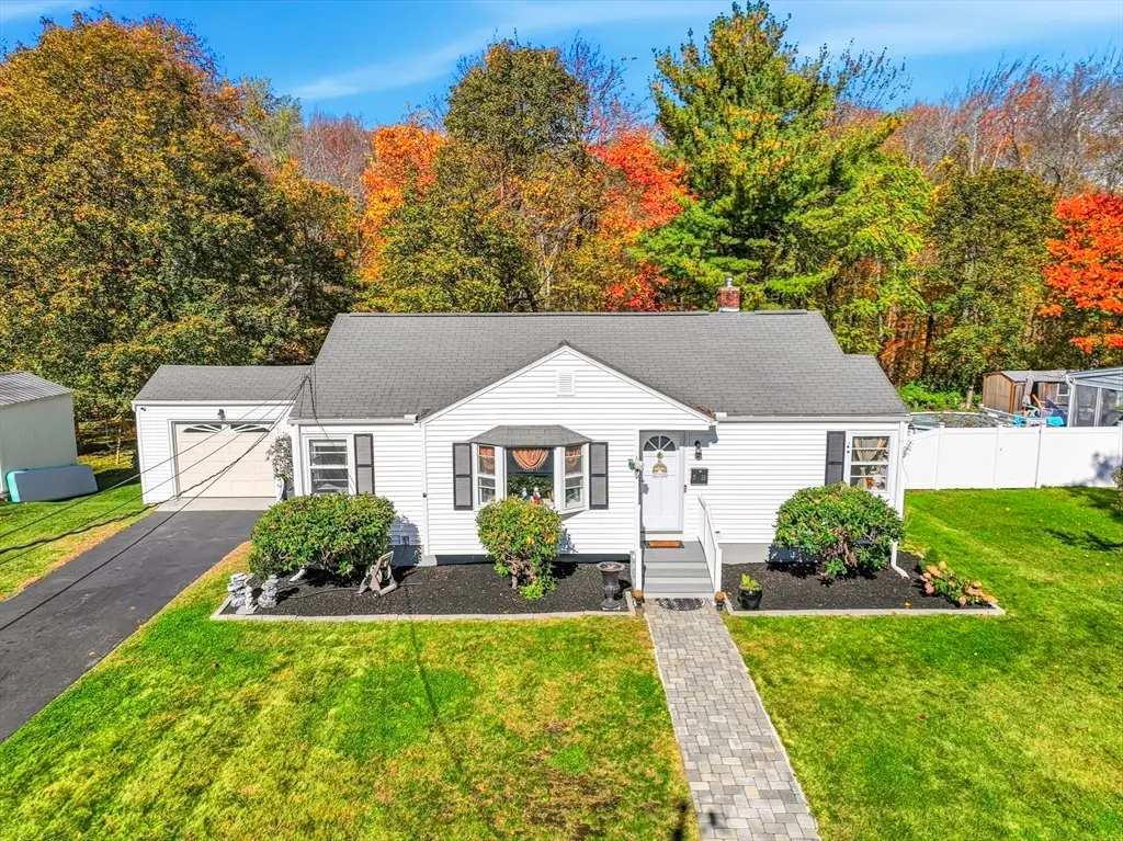 35 Woodway Dr, Shrewsbury, MA 01545 - Image #1