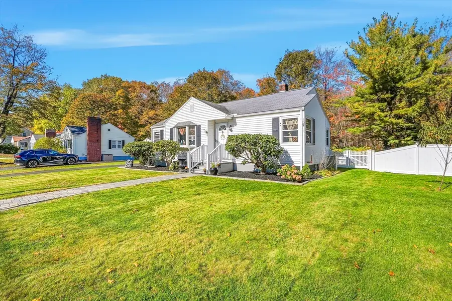 35 Woodway Dr, Shrewsbury, MA 01545 - Image #3