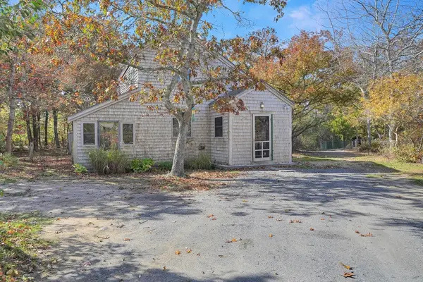 25 Vineyard Meadow Farms Rd., West Tisbury, MA 02575