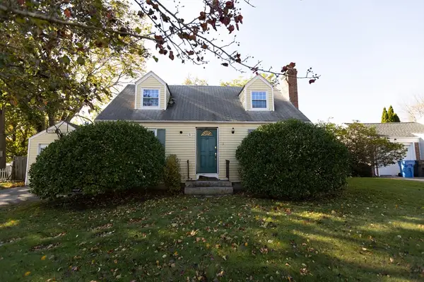 61 Rose Hill Dr, Cranston, RI 02920