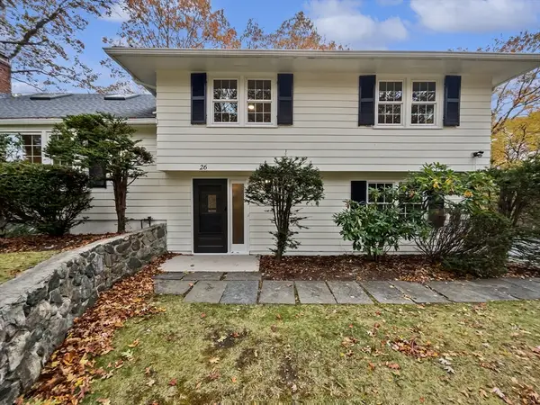 26 Berkshire Dr, Winchester, MA 01890