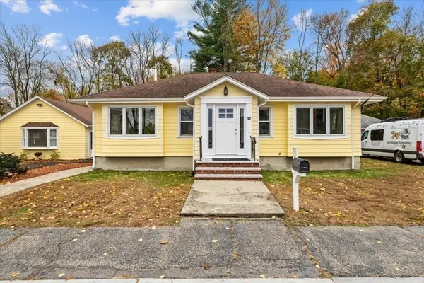 17 Holbrook Ave, North Attleboro, MA 02760