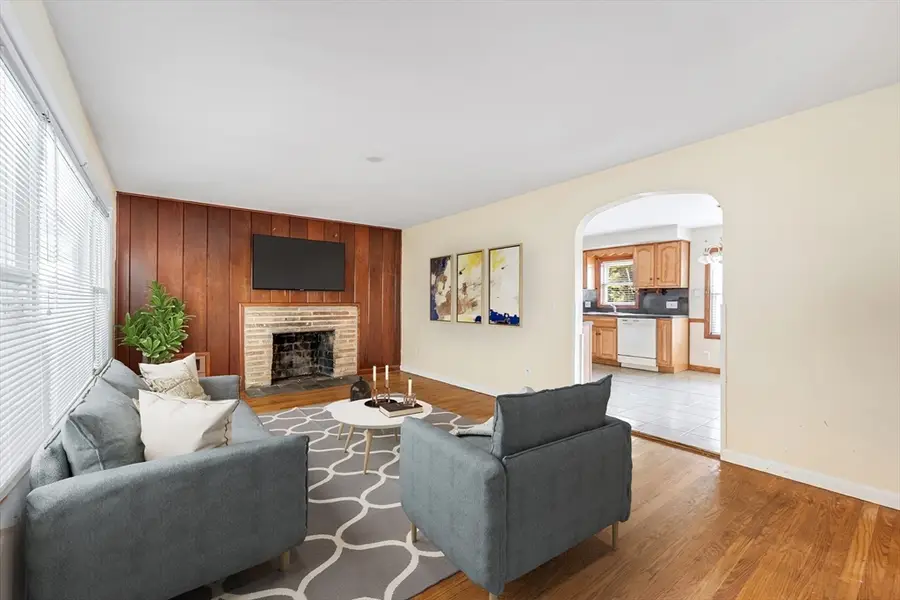 261 W Allen Ridge Rd, Springfield, MA 01118 - Image #3