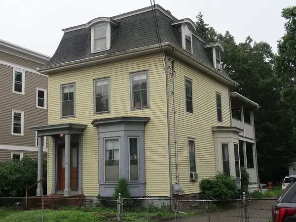 106 Ellery St, Cambridge, MA 02138