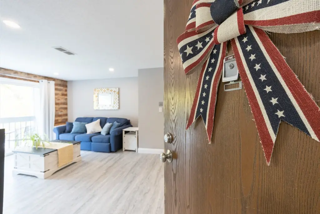 605 Franklin Crossing Rd #605, Franklin, MA 02038 - Image #1