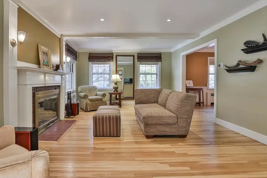 32 Columbine Rd, Milton, MA 02186 - Image #3