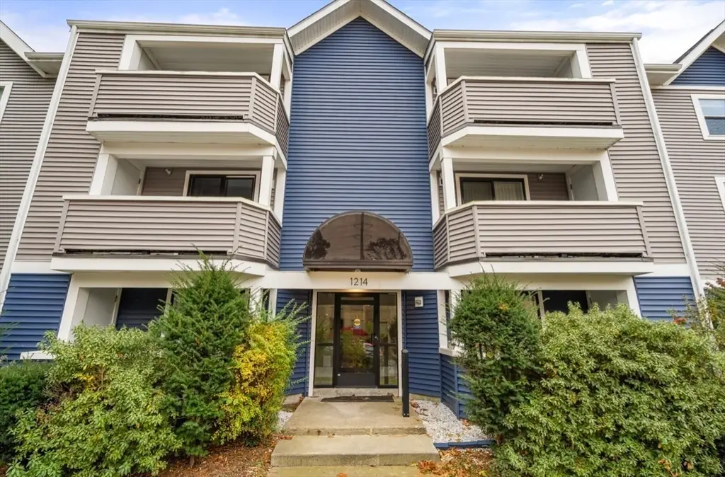 1214 Vfw Pkwy #30, Boston, MA 02132 - Image #1