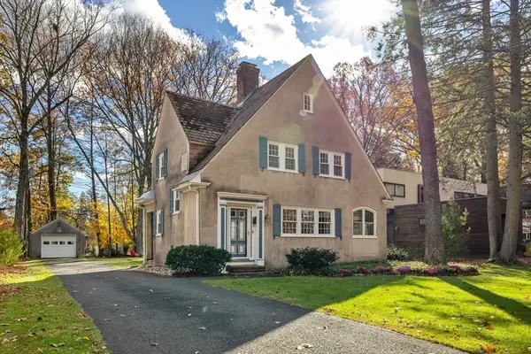 61 Woodlawn Ave, Northampton, MA 01060