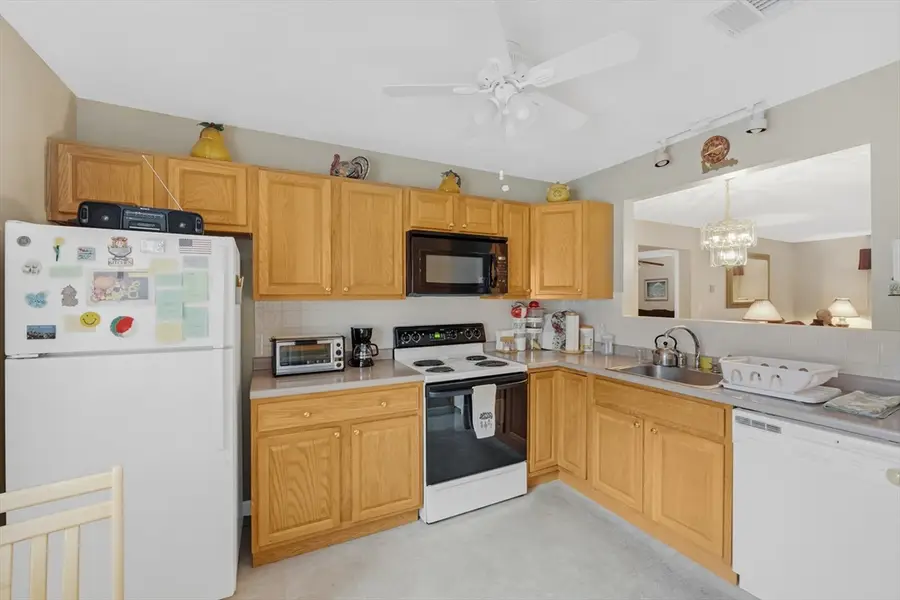 330 Sunderland Rd #87, Worcester, MA 01604 - Image #2