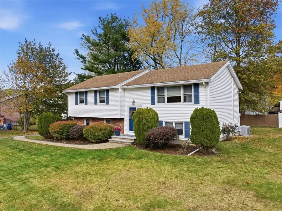 13 Elaine Rd, Stoneham, MA 02180 - Image #2