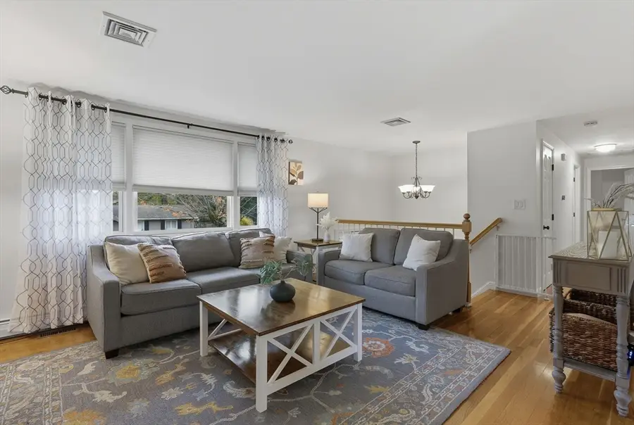 13 Elaine Rd, Stoneham, MA 02180 - Image #3