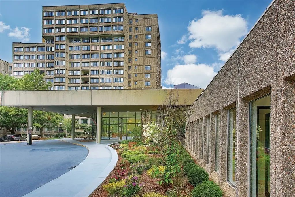 250 Hammond Pond Pkwy #614S, Newton, MA 02467 - Image #1