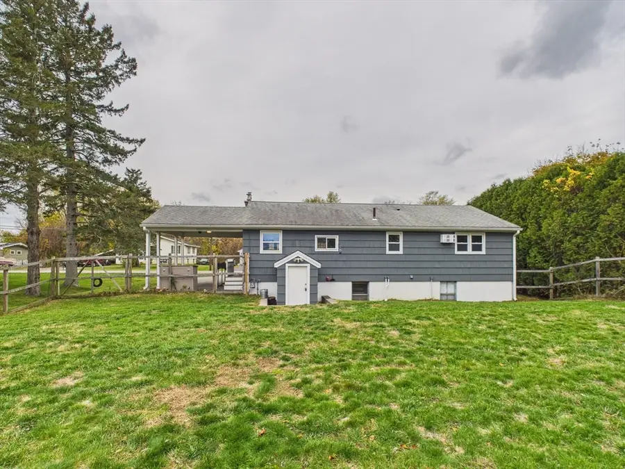 305 Pleasant St, Lunenburg, MA 01462 - Image #3