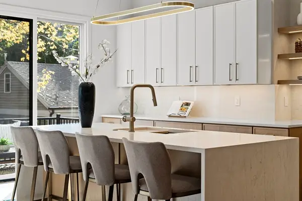 161 Cushing St, Cambridge, MA 02145