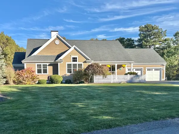 54 Overlook Cir, Plymouth, MA 02360