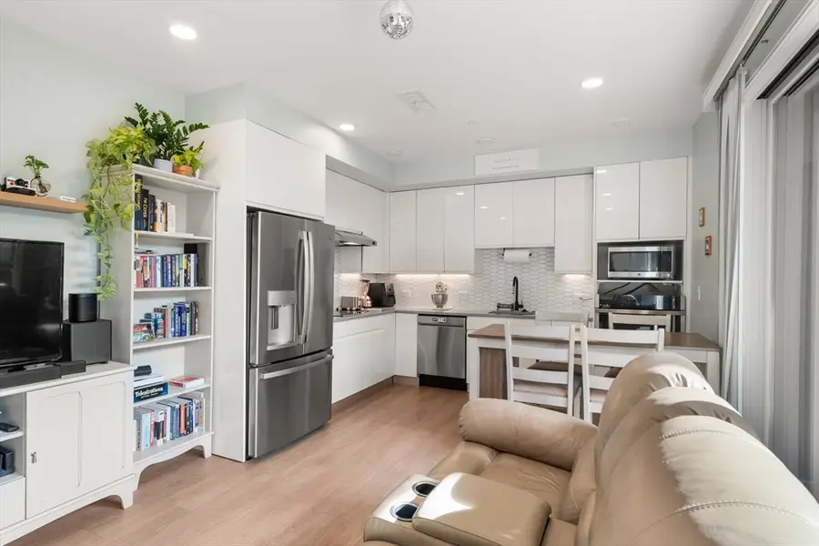 275-279 Border St #302, Boston, MA 02128 - Image #2