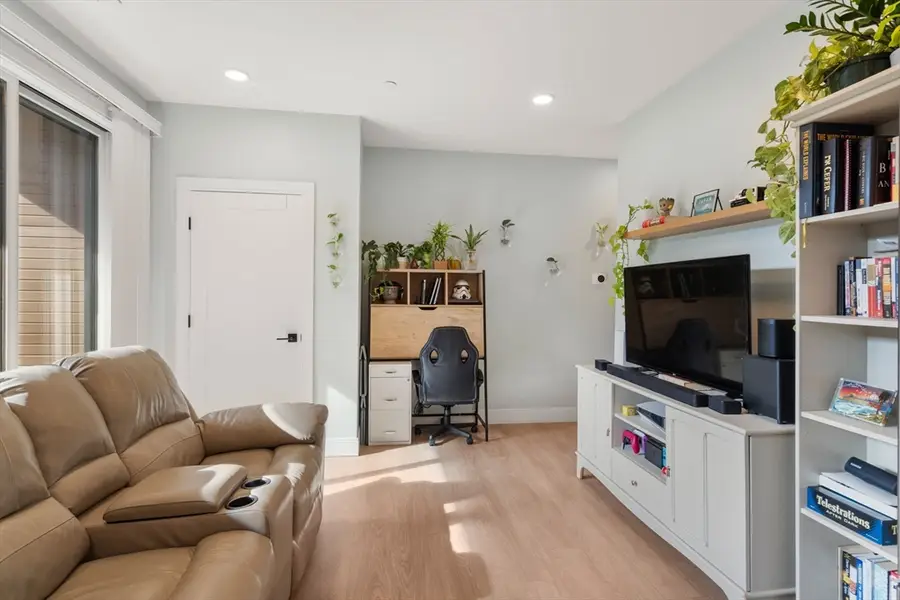 275-279 Border St #302, Boston, MA 02128 - Image #3