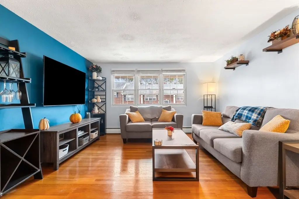 27 Arlington Rd #16, Woburn, MA 01801 - Image #1