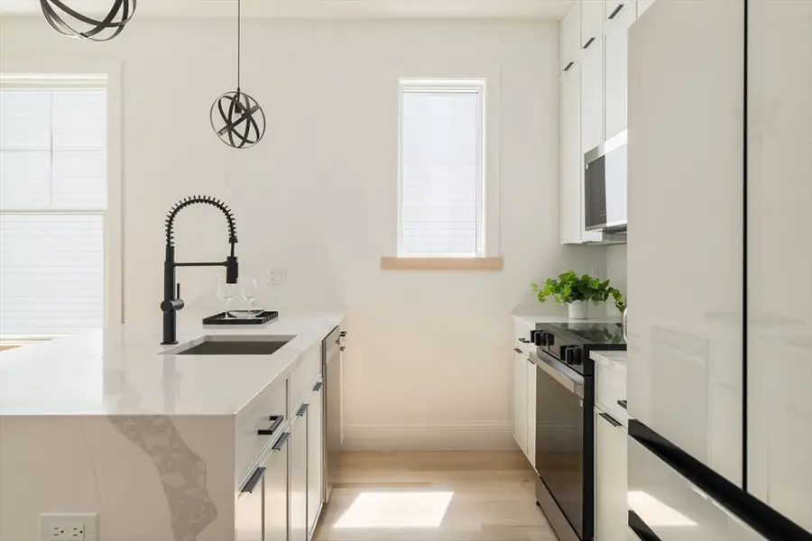 130 Shirley Street #202, Winthrop, MA 02152 - Image #3