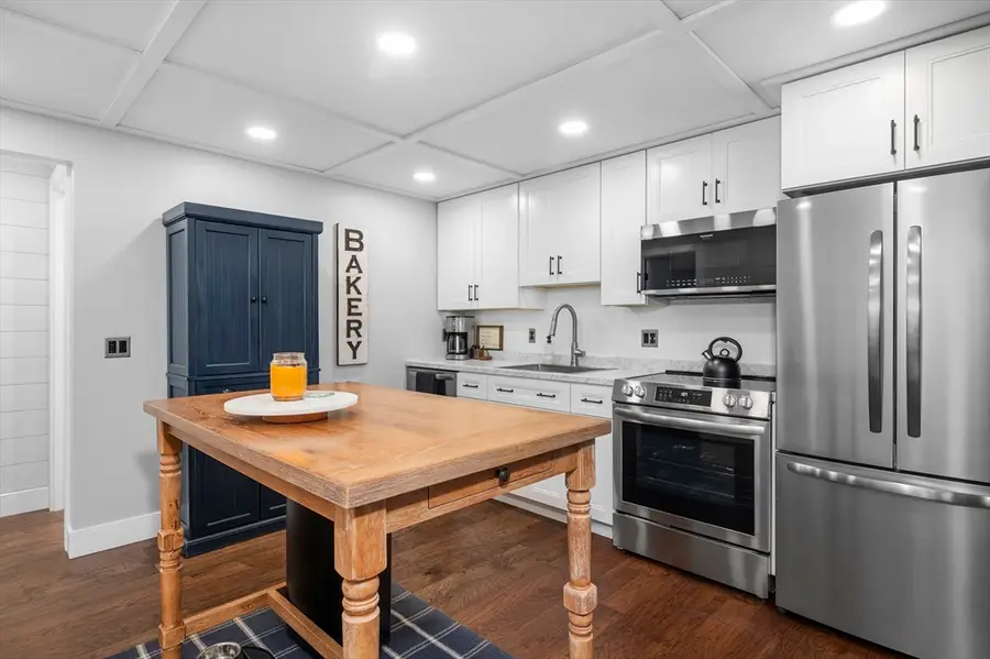 21 Shadowbrook Ln #13, Milford, MA 01757 - Image #2