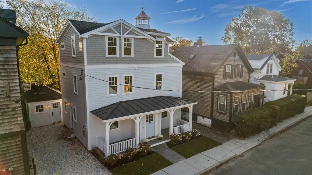 39 Connection St, Newport, RI 02840 - Image #1