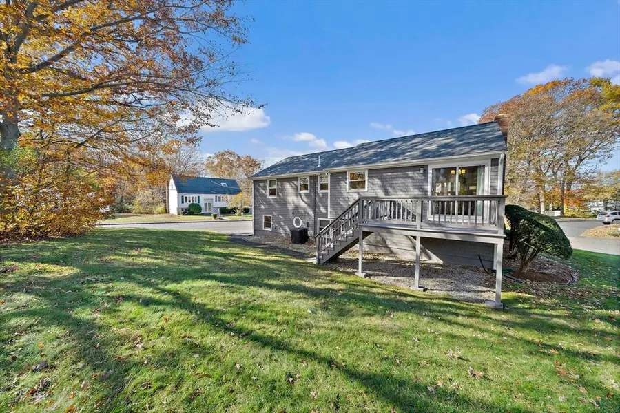 40 Linden Park Dr, Randolph, MA 02368 - Image #2