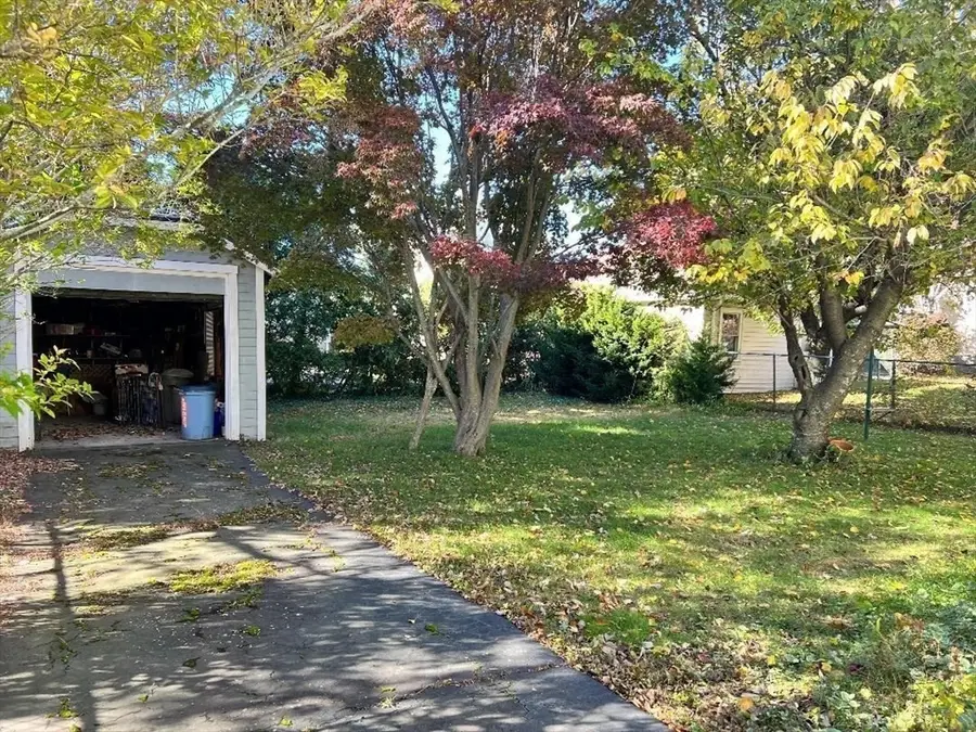 11 Earle St, Quincy, MA 02170 - Image #2