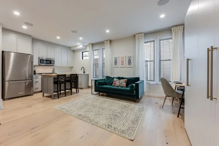 340 W 2nd St #5, Boston, MA 02127 - Image #3