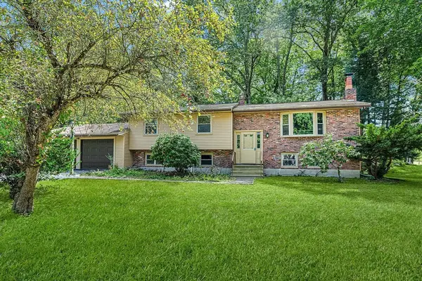 6 Sierra Dr, Chelmsford, MA 01824