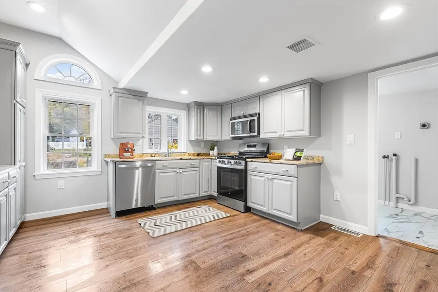 18 Colby St, Rockland, MA 02370 - Image #3