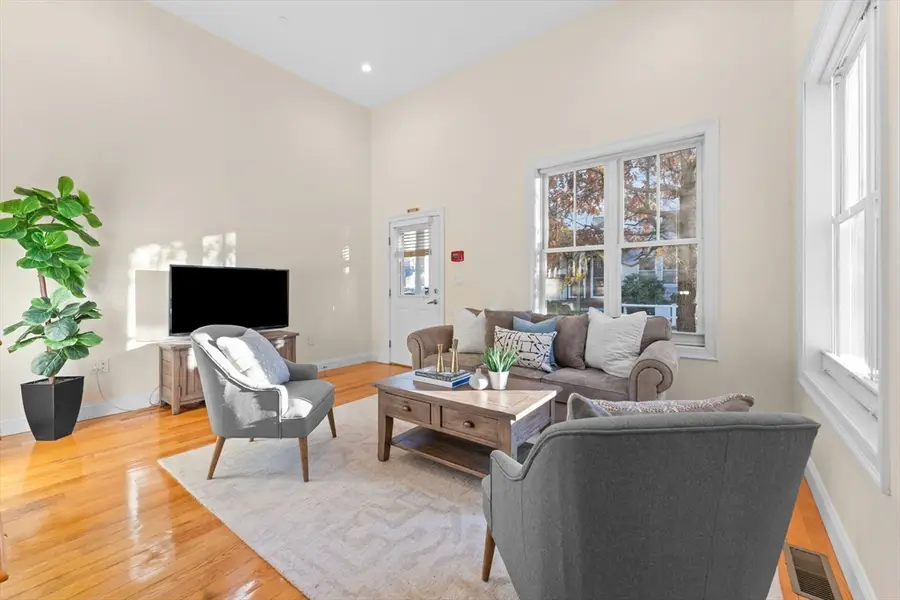 127 Harvey St, Cambridge, MA 02140 - Image #3