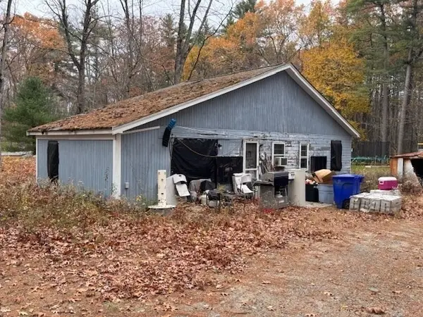 230 S Row Rd, Lunenburg, MA 01462