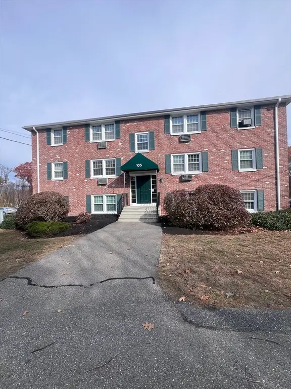 105 Ridgewood Ln #22, Gardner, MA 01440