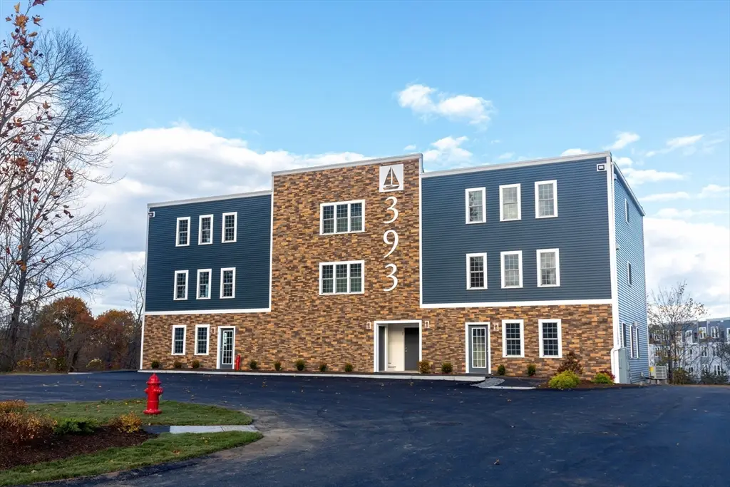393 Court St #5, Plymouth, MA 02360 - Image #1