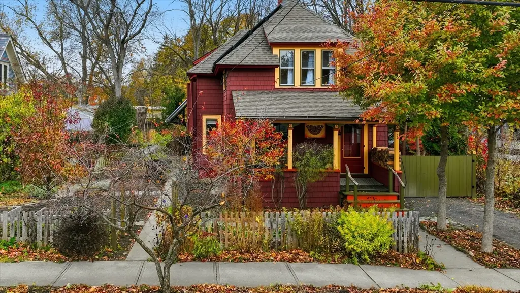 254 Davis Street, Greenfield, MA 01301 - Image #1