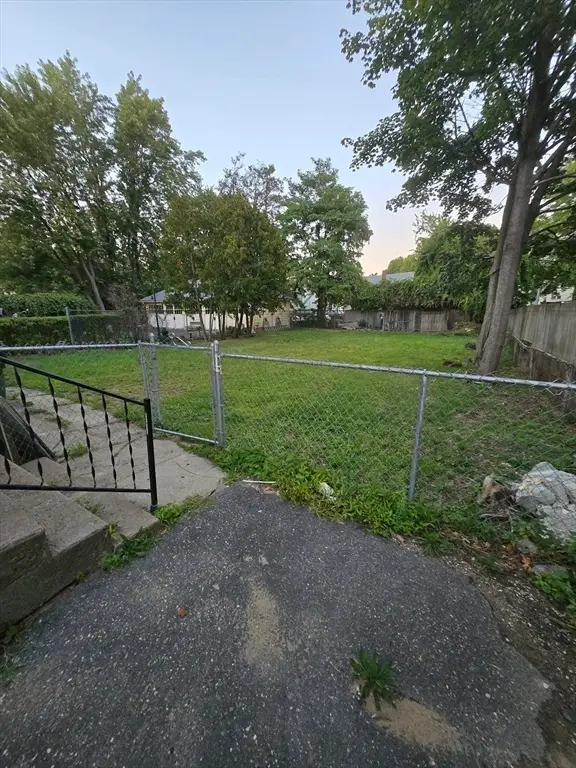 207 -209 White Street, Springfield, MA 01108 - Image #2