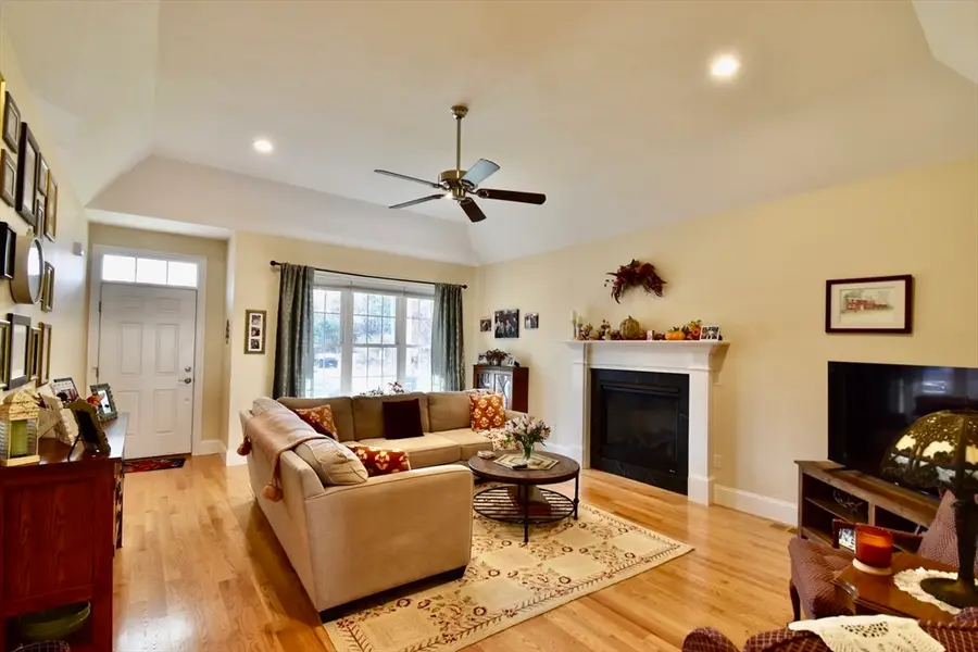 73 Plummer Ave #73, Northbridge, MA 01588 - Image #2
