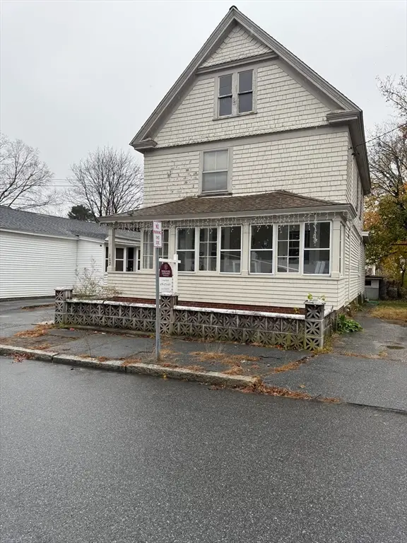 102 Weare St, Lawrence, MA 01840