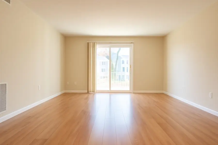 18 Shadowbrook Ln #17, Milford, MA 01757 - Image #2