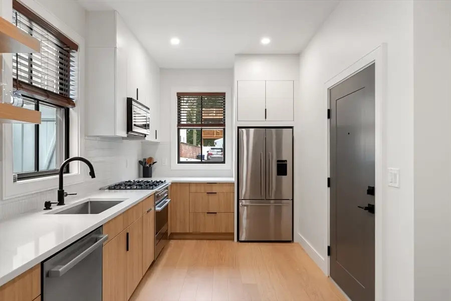 224 W 9th #1, Boston, MA 02127 - Image #2