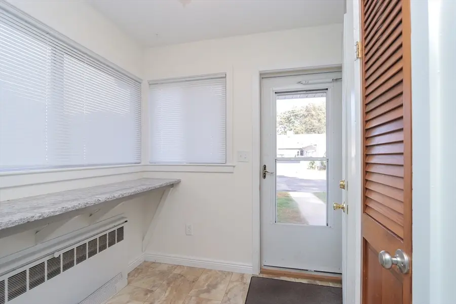 29 Meadowlark Ln #29, Chicopee, MA 01022 - Image #2