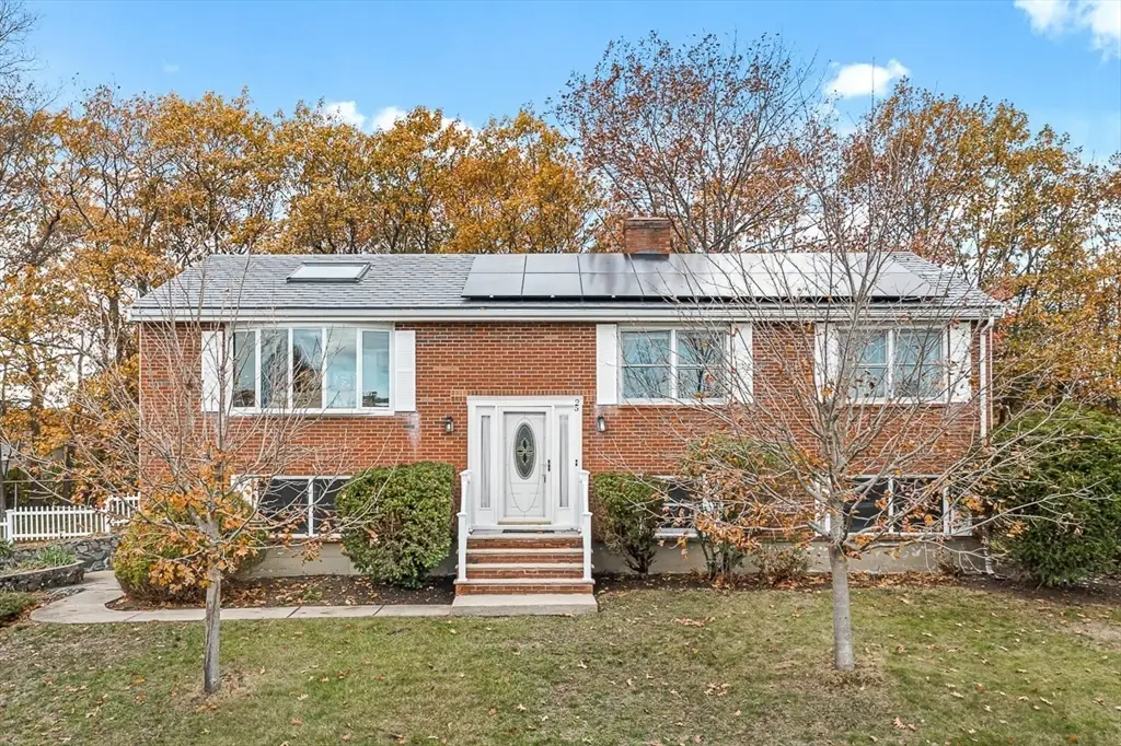 25 Murdoch Rd, Stoneham, MA 02180 - Image #1