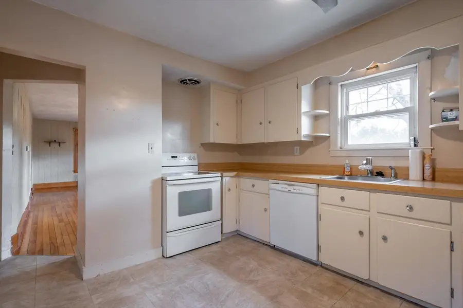 45 Wildwood Ave, Worcester, MA 01603 - Image #2