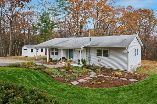 72 N Main St, New Salem, MA 01355