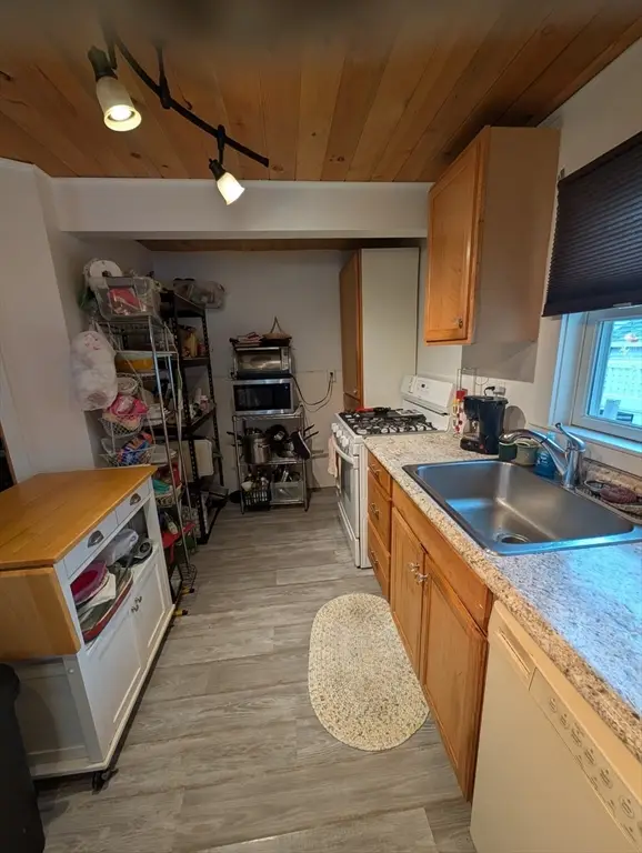 12 Kenvtille, Hampton, NH 03842 - Image #3