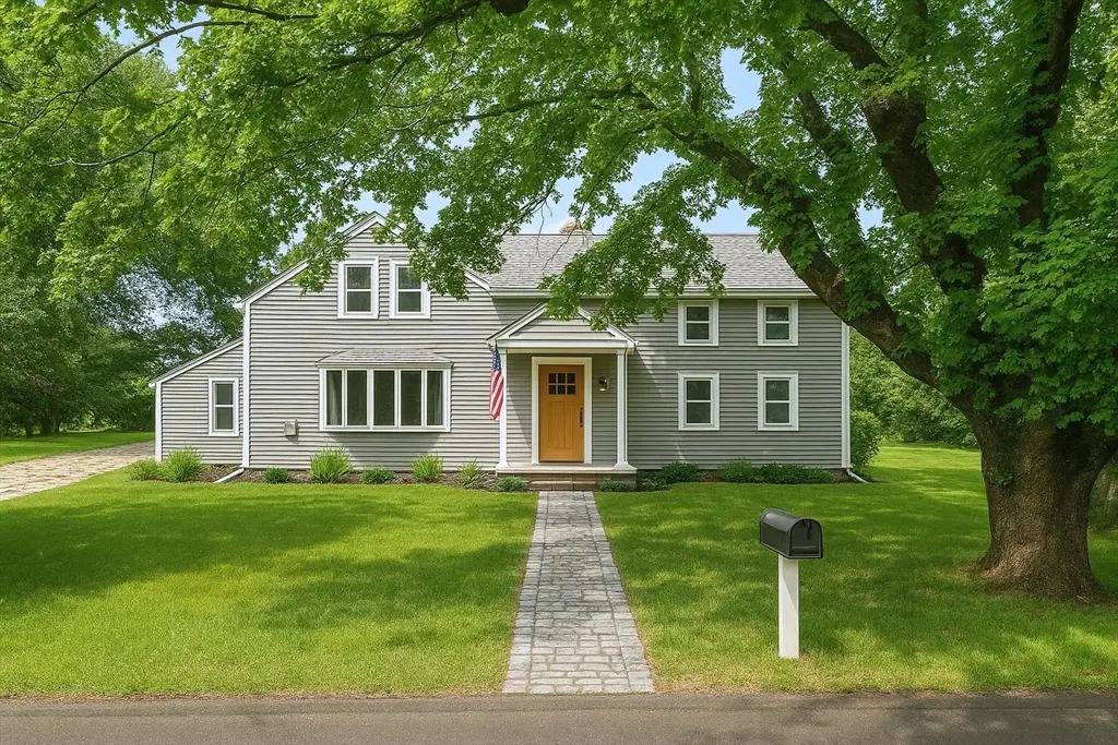 37 Wing Ln, Acushnet, MA 02743 - Image #1