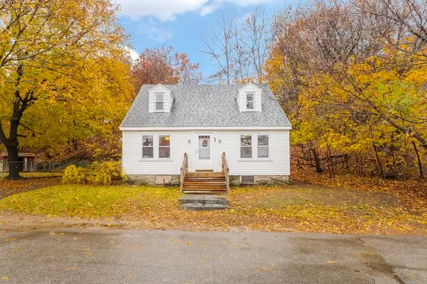 60 Cliff St, Fitchburg, MA 01420