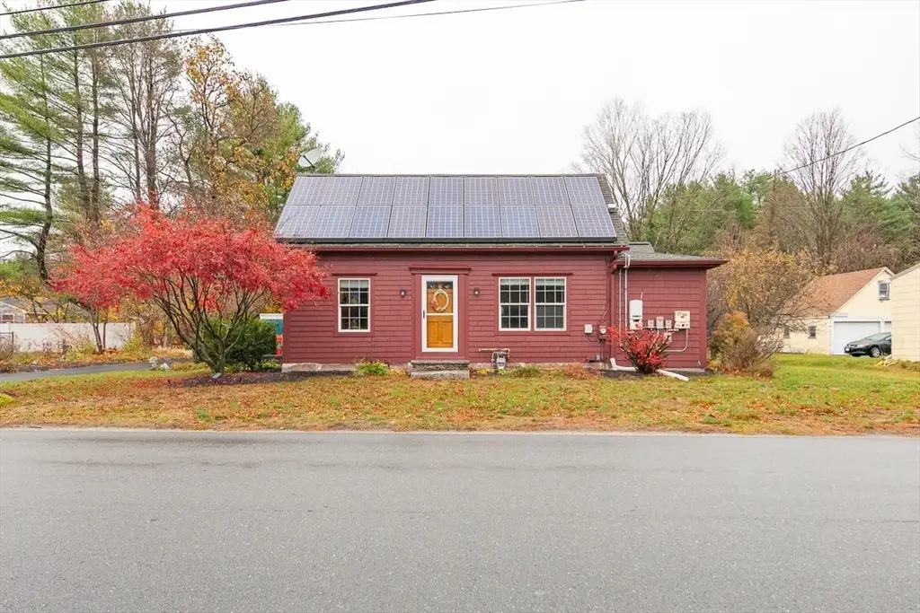 31 Heald St, Pepperell, MA 01463 - Image #1